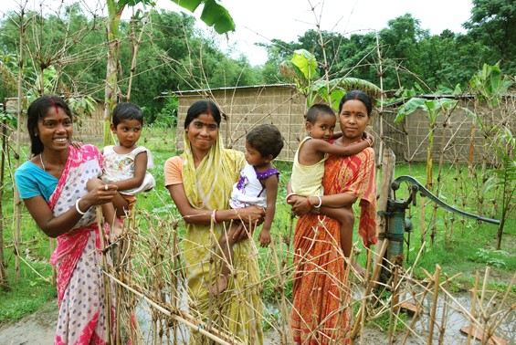 Women microplot owners in West Bengal have legal land ownership through a program between the state government and Landesa's partner, RDI-India.